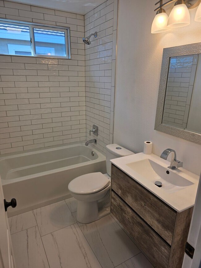 Building Photo - Newly Remodeled Home in South Temecula.