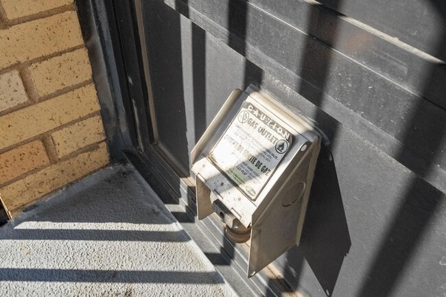 Building Photo - 1120 S 2nd St