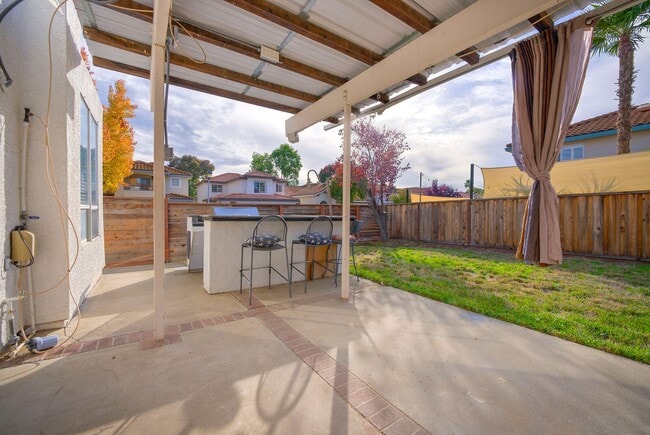 Building Photo - 2701 San Marcos Ct