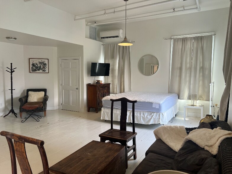 Building Photo - 108 2nd St SW