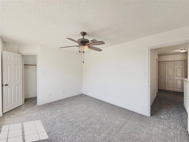 Building Photo - 1407 Deer Ledge Trail