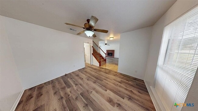 Building Photo - 609 Man O War Dr