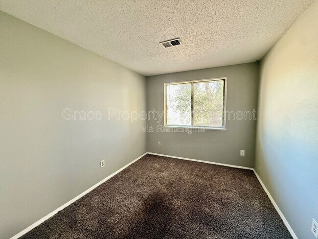 Building Photo - 7899 York St