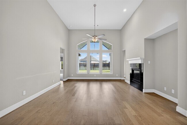 Building Photo - 3031 Lantana Trl