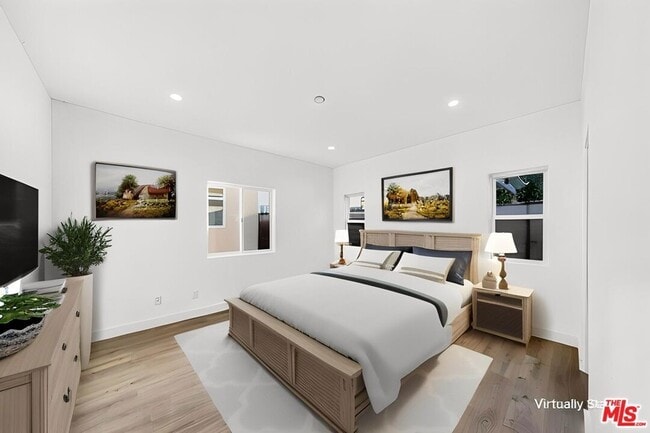 Building Photo - 17625 Burbank Blvd