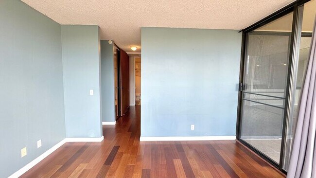 Building Photo - 55 S Judd St