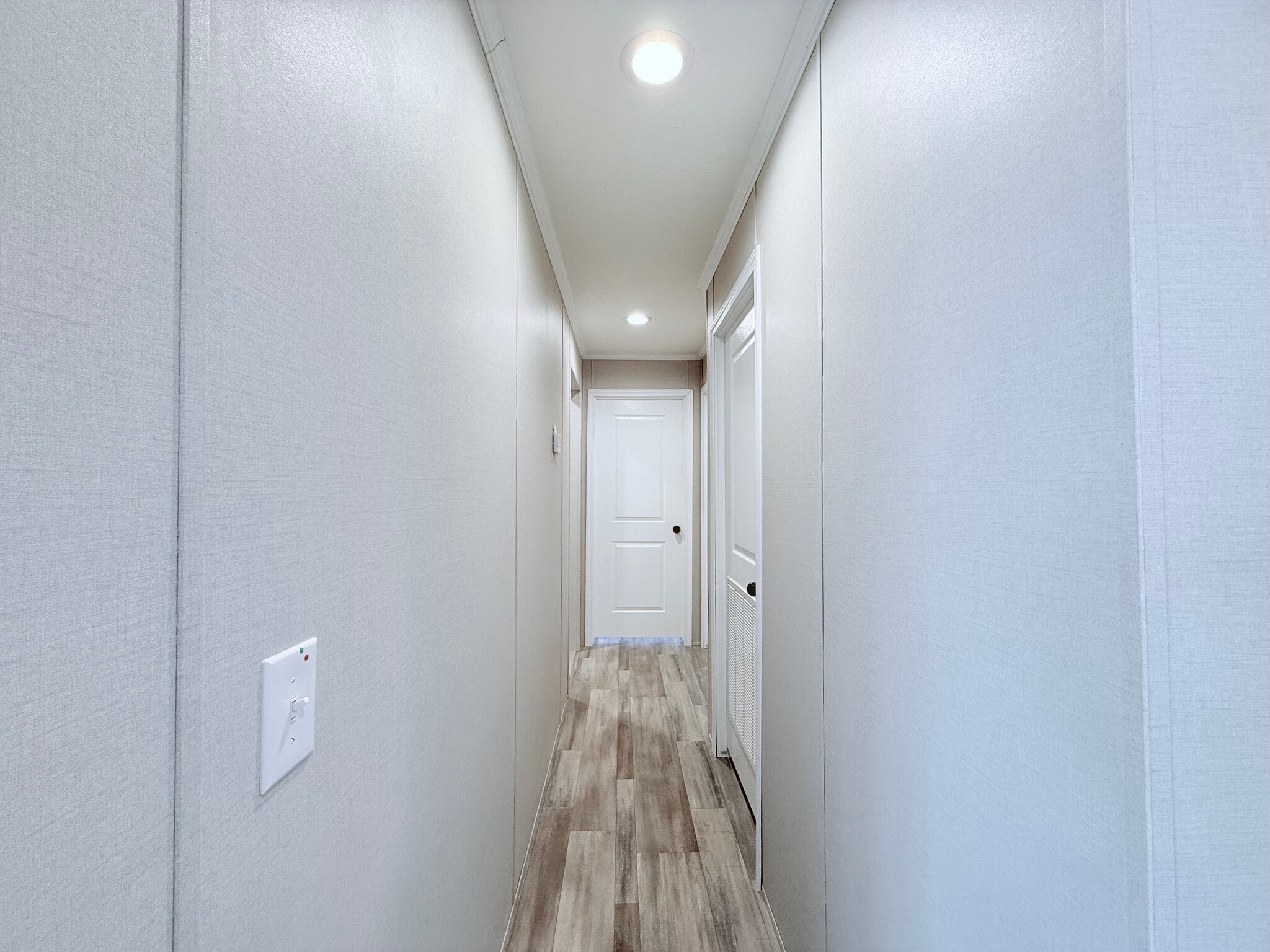 Building Photo - 29805 Jamestown Dr