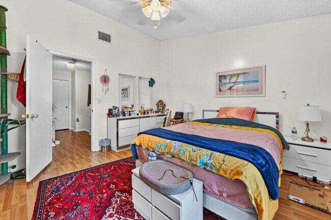 Building Photo - 4587 Carambola Cir S