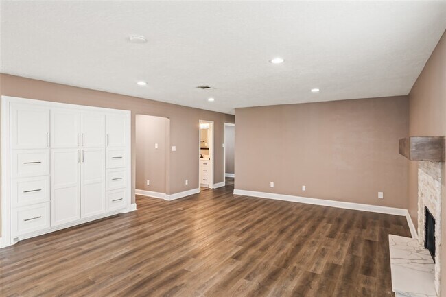 Building Photo - 3019 Ramblewood Rd