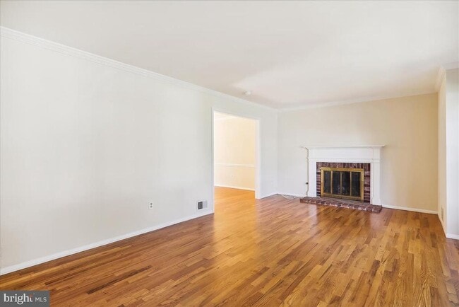 Building Photo - 8709 Sleepy Hollow Ln