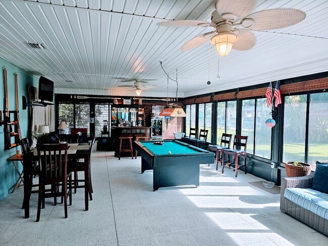 Building Photo - Snow birds paradise!