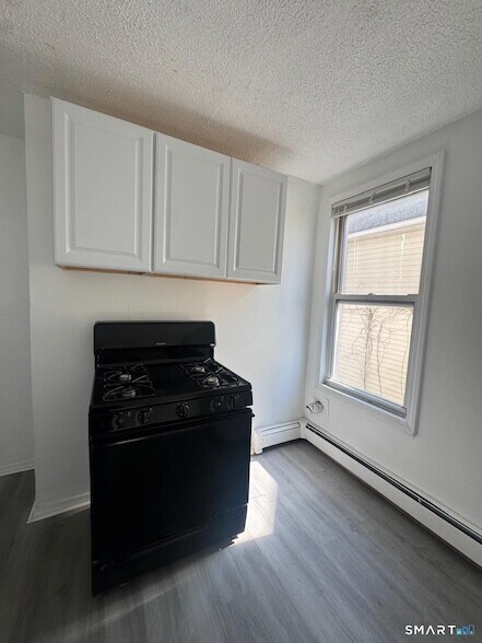 Building Photo - 265 6th St