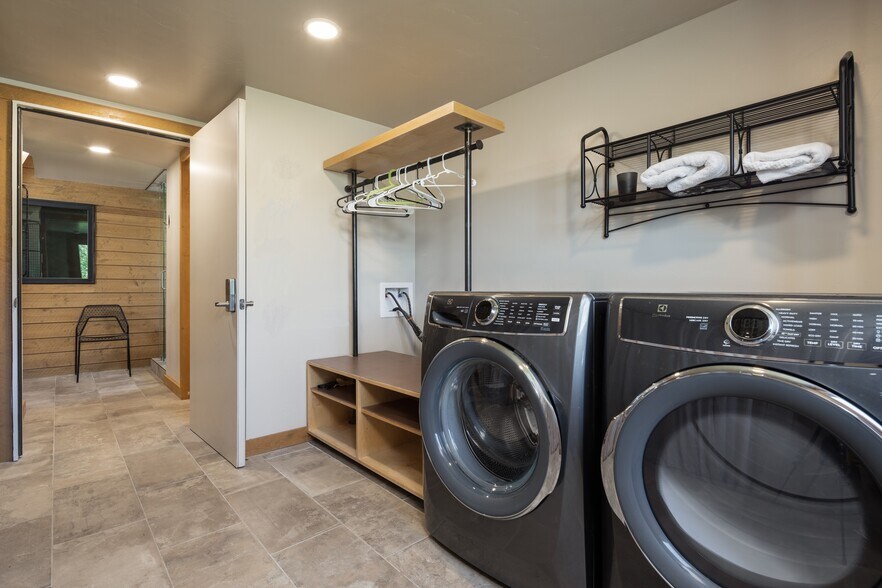 Laundry - 356 Columbine St