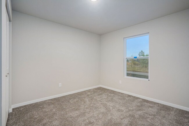 Building Photo - Newly constructed home available for May O...