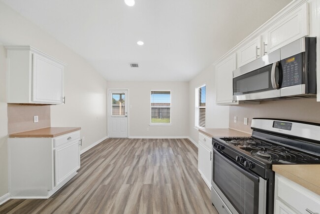 Building Photo - 1735 Riane Ln