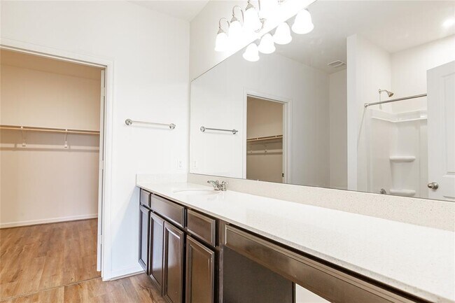 Building Photo - 6330 Highland Hts Dr