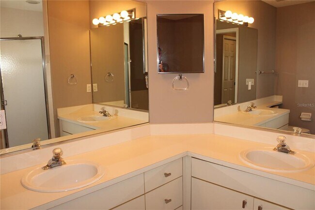 Building Photo - 1507 Lantana Ct