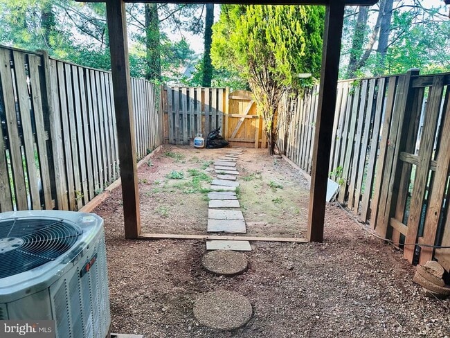 Building Photo - 22 Alden Ct