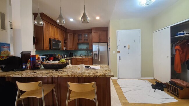 Building Photo - 518-536-536 Gregory Ave