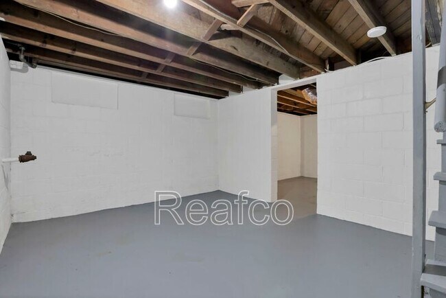 Building Photo - 1753 E Frankfort St