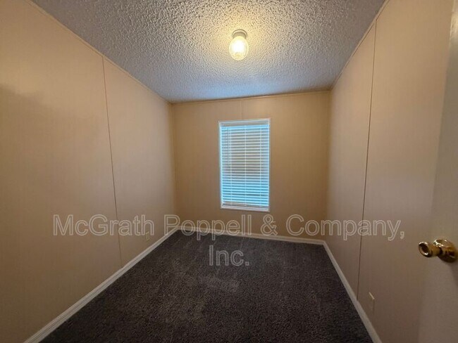 Building Photo - 12703 Lovers Ln