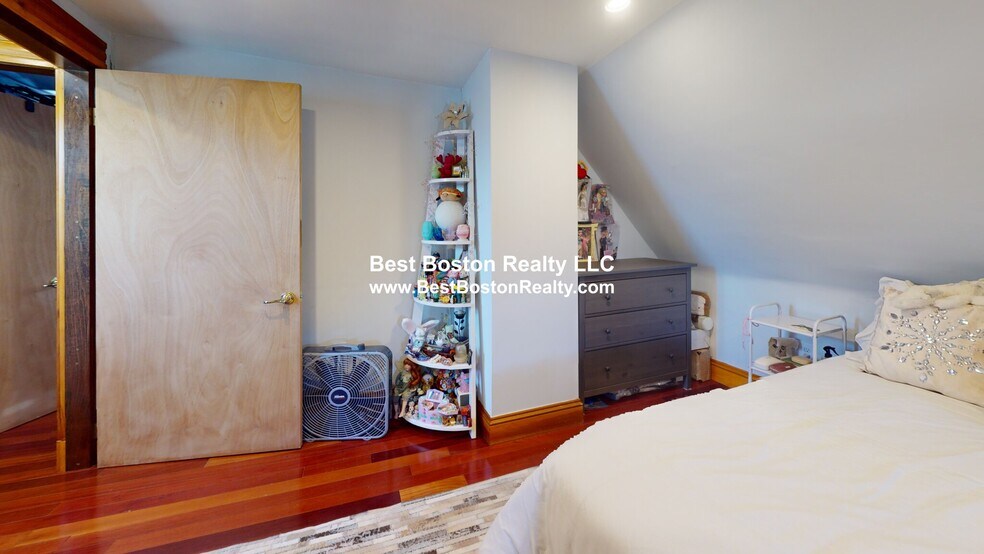 Building Photo - 18 Nashua St