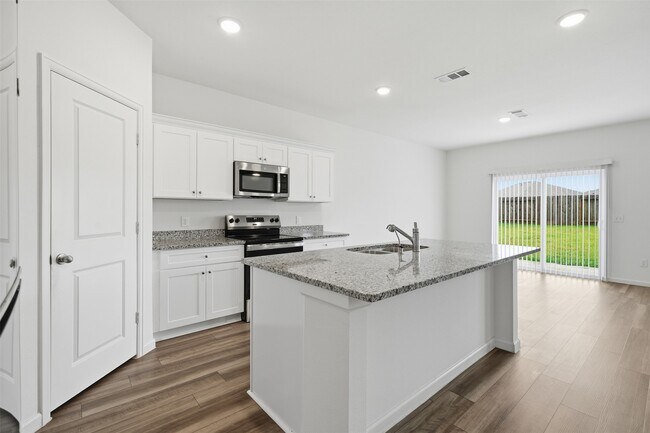Building Photo - 21630 Cottage Ln