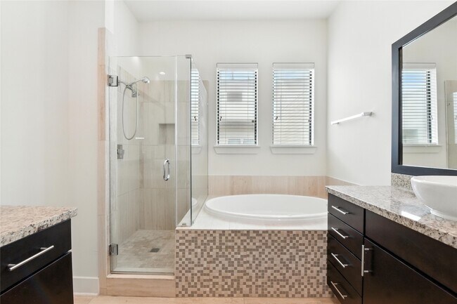 Building Photo - 1611 Spring St