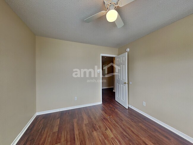 Building Photo - 536 Runnymede Ct