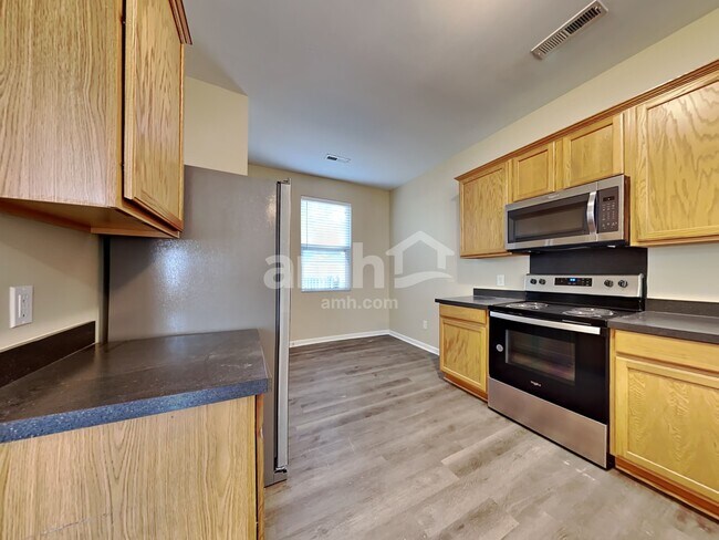 Building Photo - 103 Surlington Dr