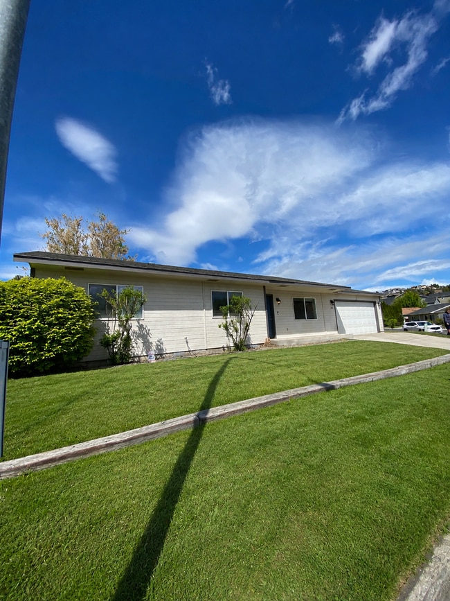 Building Photo - West Valley is Calling- They Said They Have The House With Space For Everything!