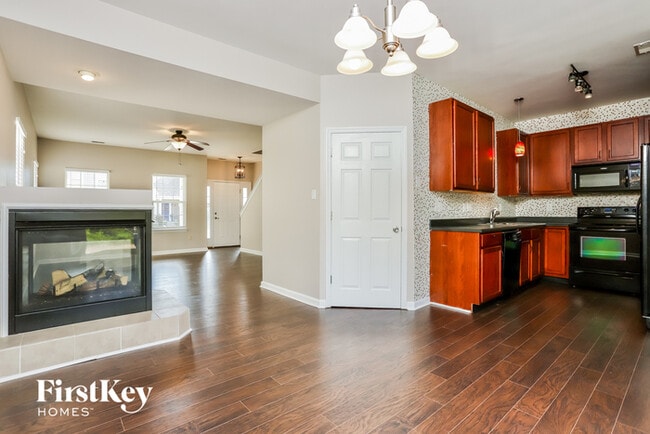 Building Photo - 1027 Glengarry Dr