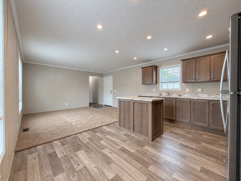 Building Photo - 12448 St Michel Ave