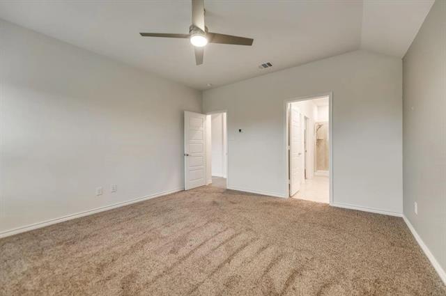 Building Photo - 937 Royal Ln
