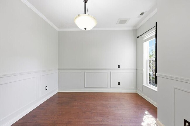 Building Photo - 5940 Meehan Rd