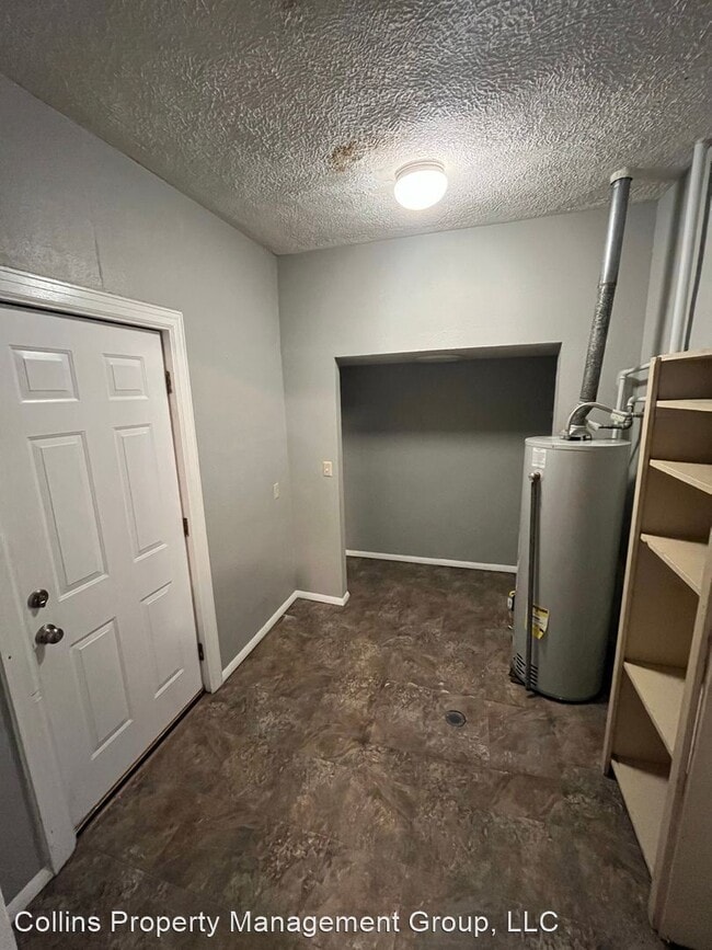 Building Photo - 3 br, 1 bath House - 1439 S Luster Ave