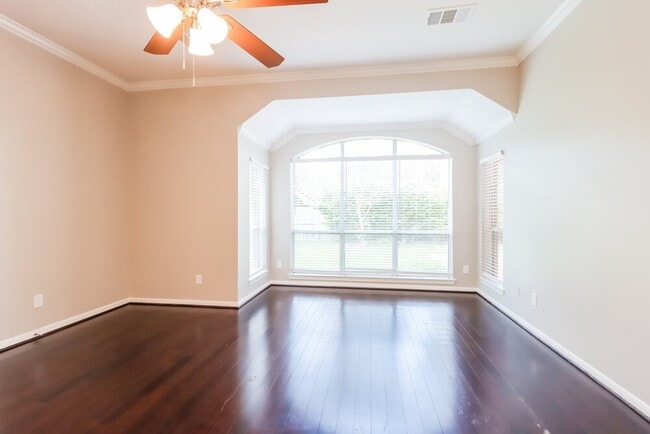 Building Photo - 1110 Bringewood Chase Dr