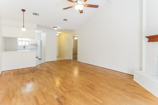 Building Photo - 84 Fallshire Dr