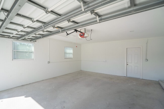 Building Photo - 4107 Miller Dr