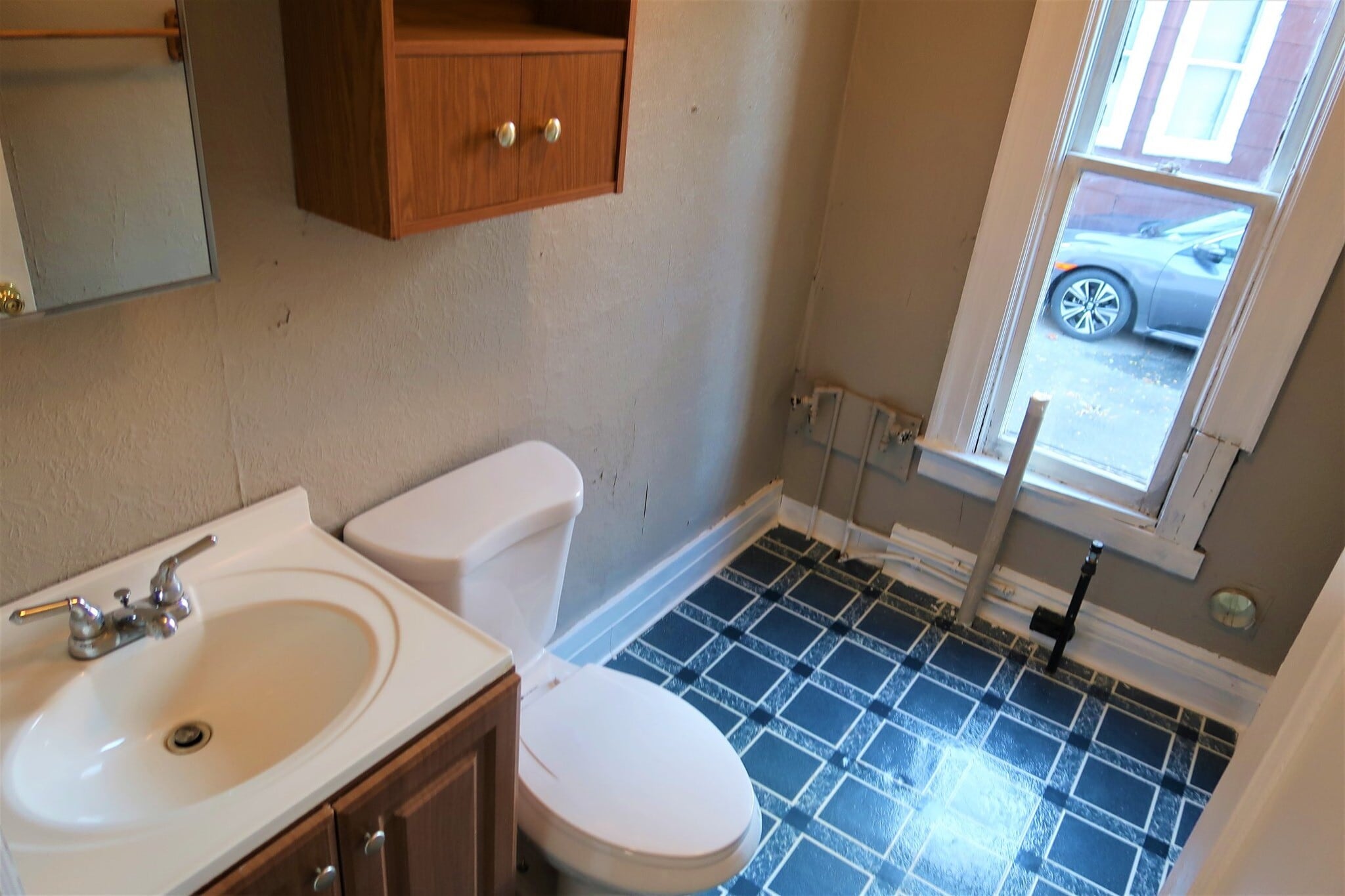 Building Photo - 238 Miller St