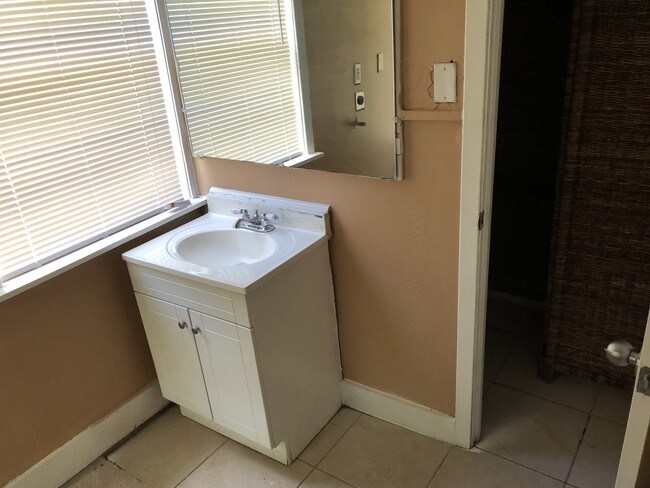 Building Photo - 4323 Groton Dr