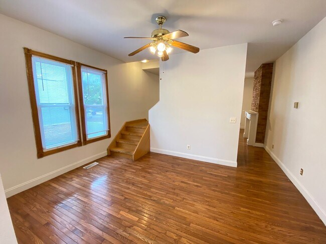 Building Photo - Highland 1557-1559 1557HSLLC