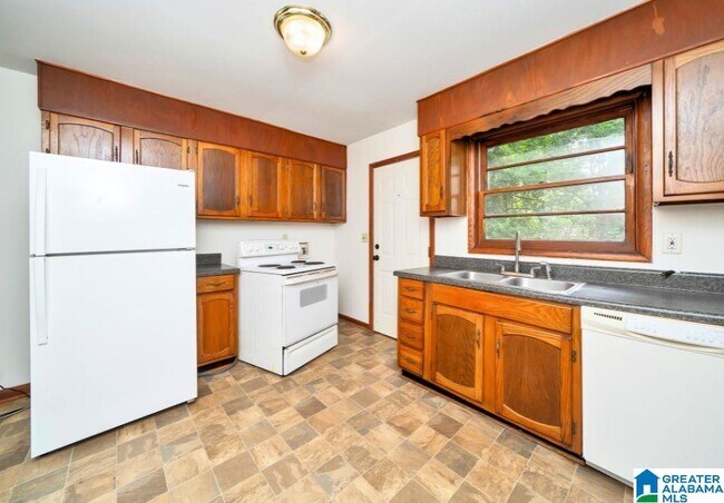 Building Photo - 1321 Hatfield Ln
