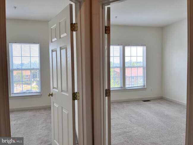 Building Photo - 5605 Harrington Falls Ln