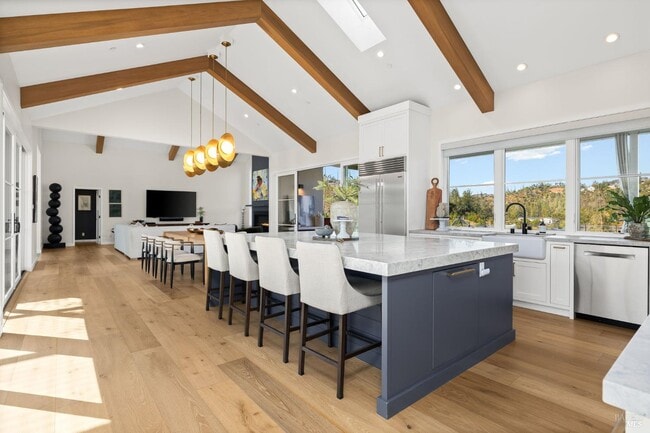 Building Photo - 987 Mark West Springs Rd