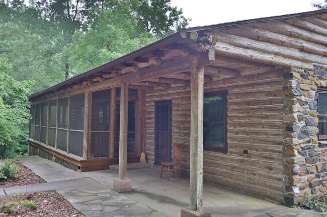 Building Photo - 980 Mine Rd