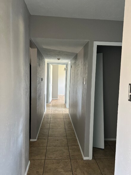 Building Photo - 5329 Knox Dr