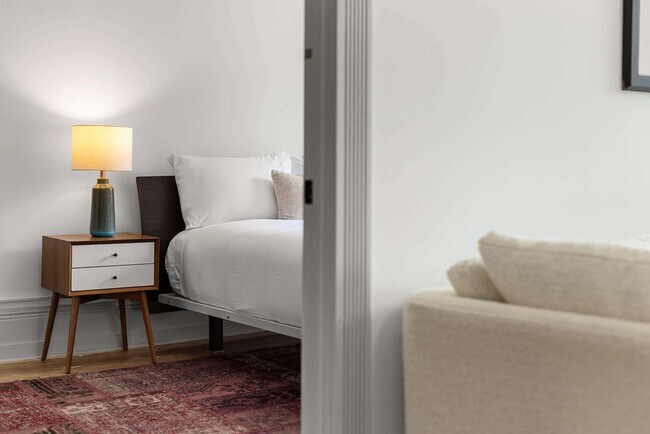 Building Photo - 185 East Broadway-SI ID1330811P