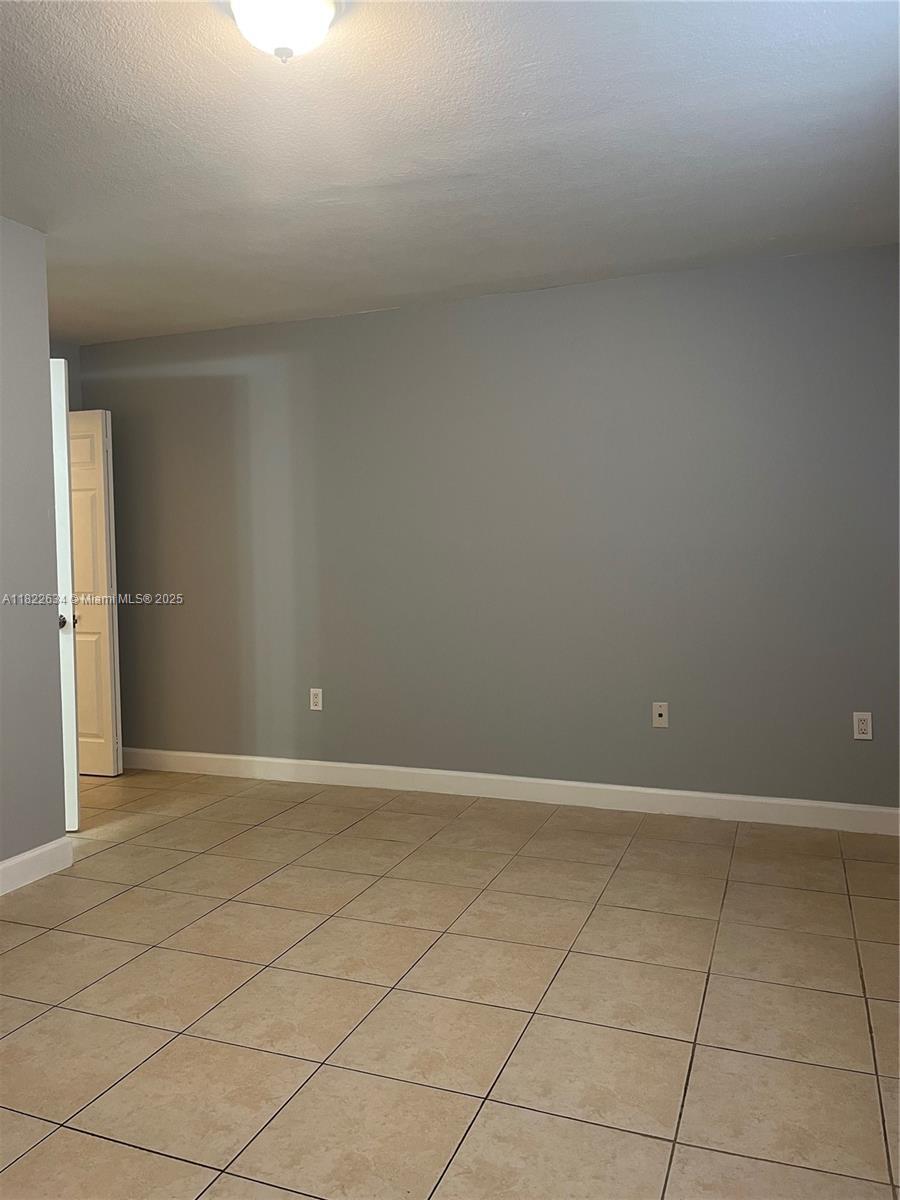 Building Photo - 14931 SW 82nd Ln