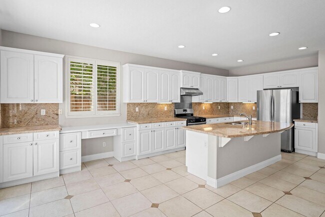 Building Photo - Stunning Like New South Reno 4 Bedroom